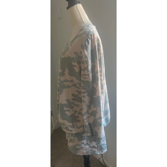 NWOT LA + Image Green/Beige Camo Fleece Long Sleeve Pullover Top/Shorts Set 2X - Picture 2 of 8